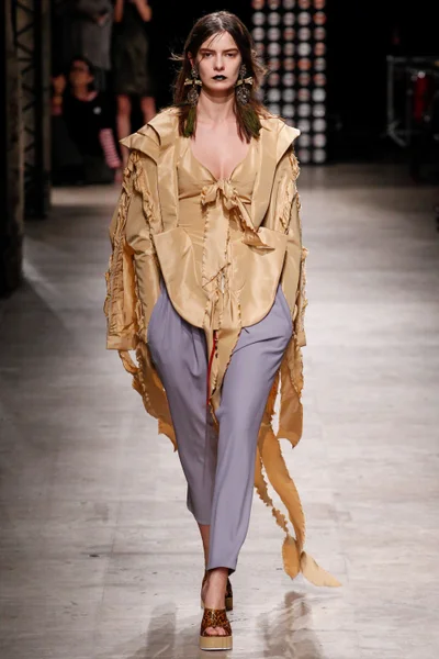 Look 46